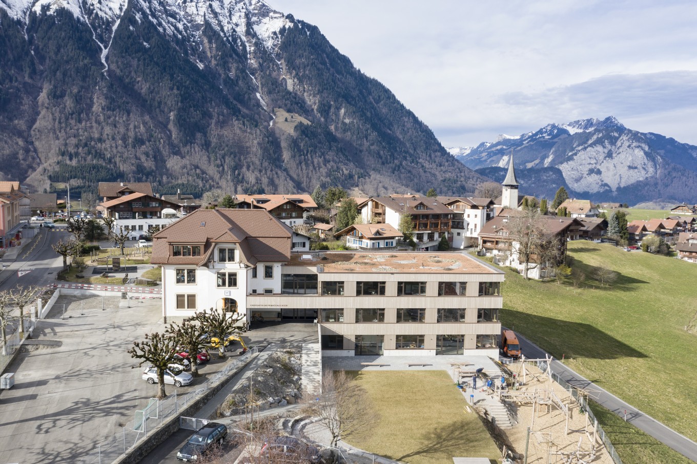 Schulhaus Aeschi - LICHT+RAUM AG